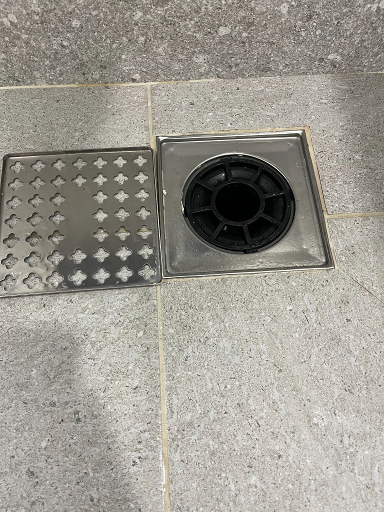 이사청소 배수구 세척